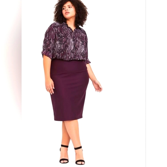 Torrid Premium Ponte high waisted stretch pencil skirt in size 00 (10) - Picture 2 of 10